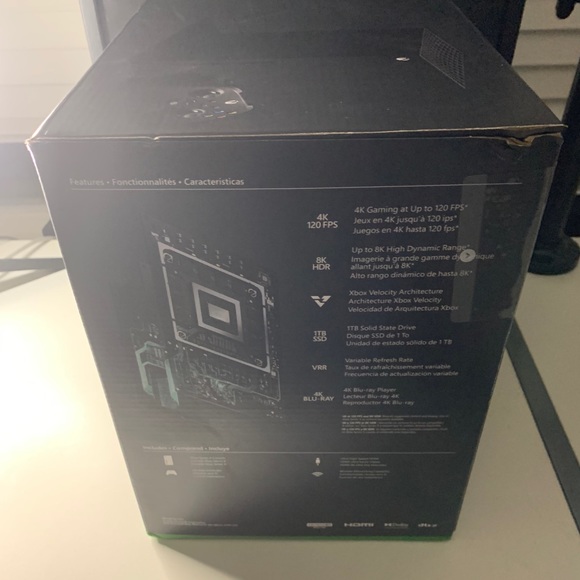 Microsoft Xbox Series X 1TB Console - Black - Picture 4 of 8
